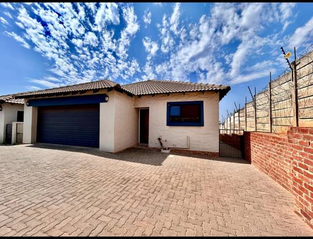 3 BEDROOM APARTMENT FOR SALE IN HEATHERVIEW